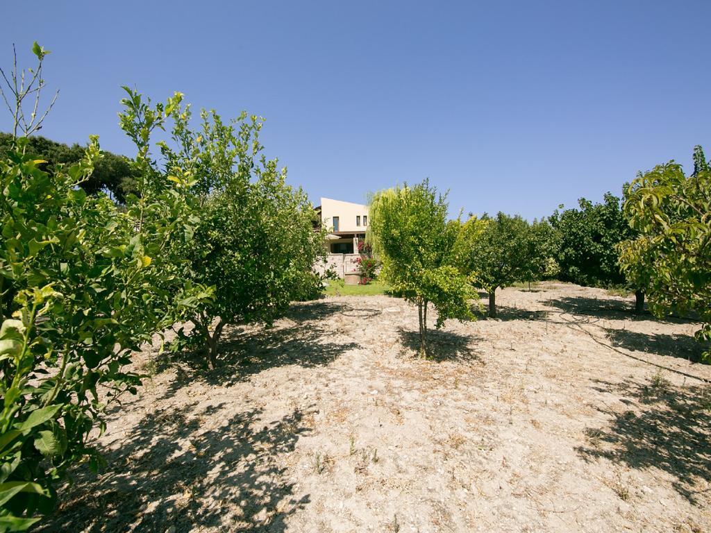 Villa Russelia Kalavárda Exteriör bild
