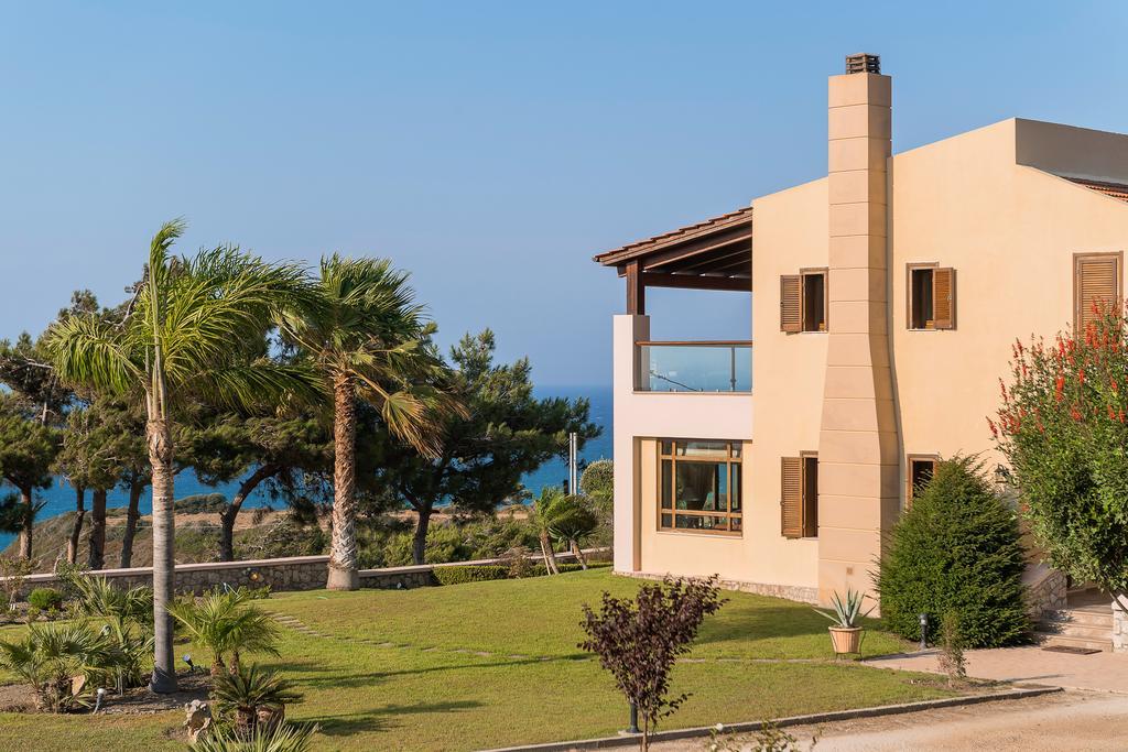 Villa Russelia Kalavárda Exteriör bild
