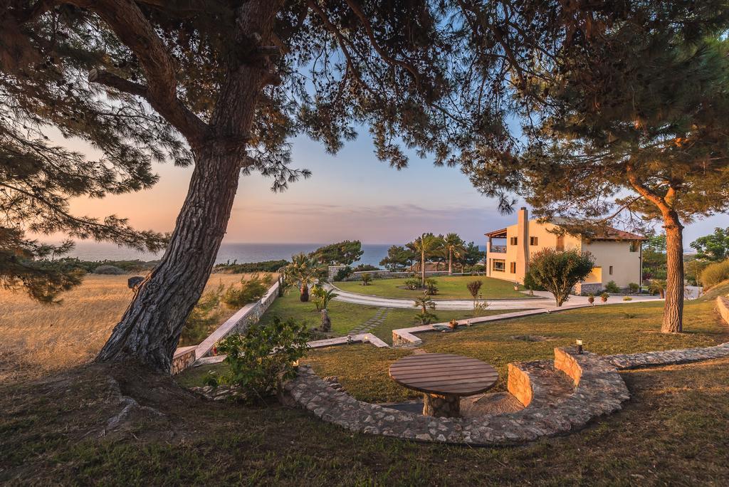Villa Russelia Kalavárda Exteriör bild