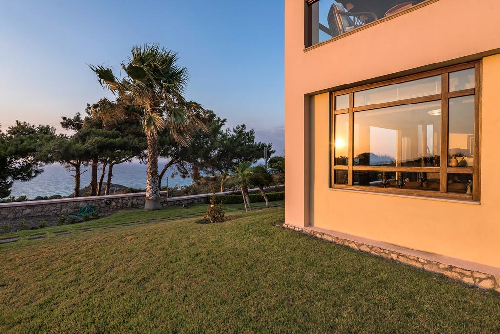 Villa Russelia Kalavárda Exteriör bild
