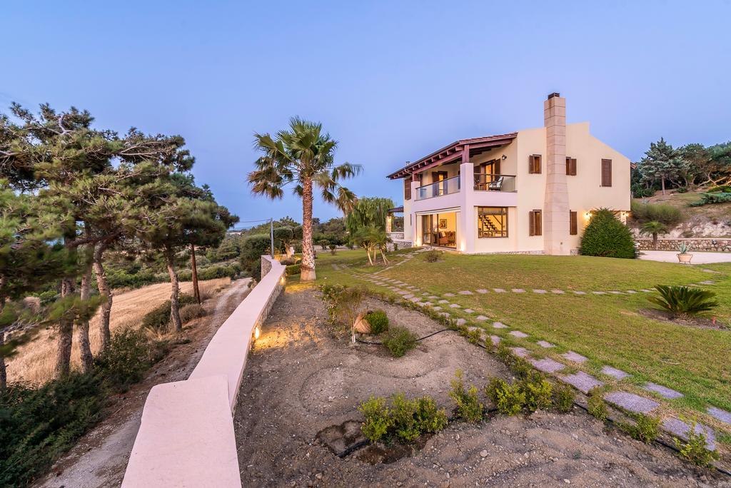 Villa Russelia Kalavárda Exteriör bild