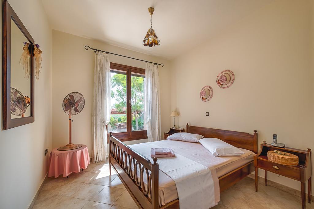 Villa Russelia Kalavárda Exteriör bild
