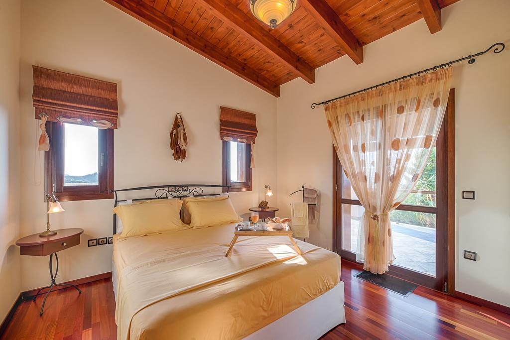 Villa Russelia Kalavárda Exteriör bild