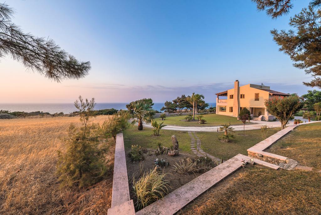 Villa Russelia Kalavárda Exteriör bild