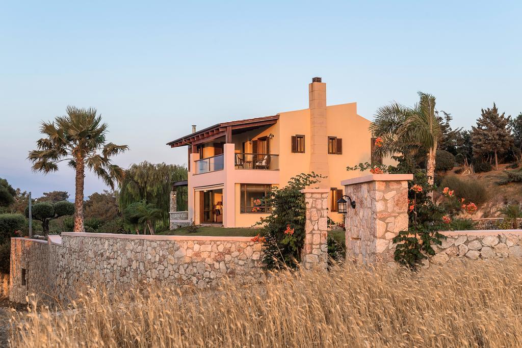 Villa Russelia Kalavárda Exteriör bild