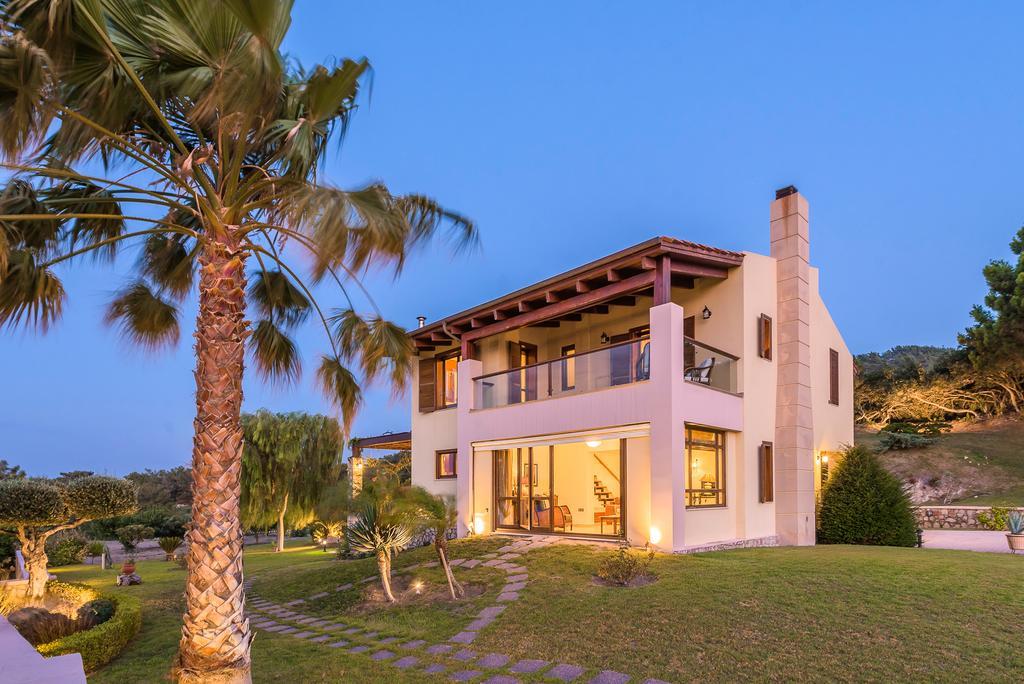 Villa Russelia Kalavárda Exteriör bild