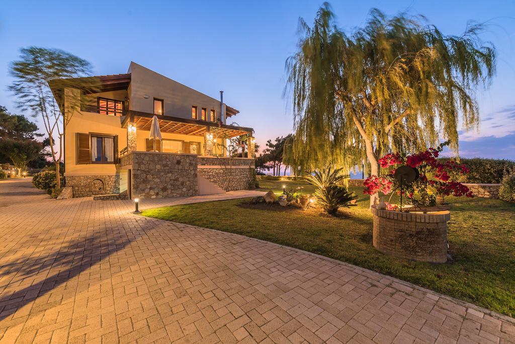 Villa Russelia Kalavárda Exteriör bild