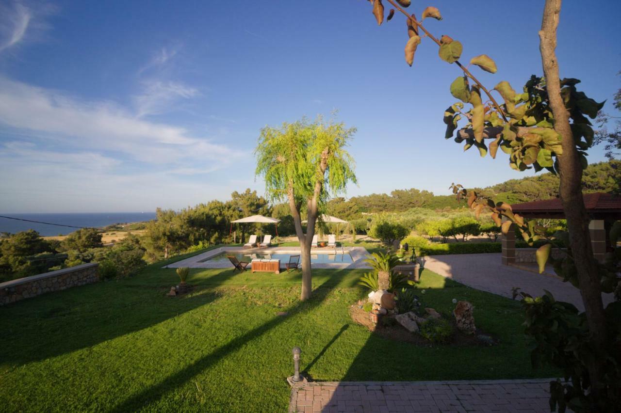 Villa Russelia Kalavárda Exteriör bild